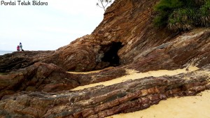 Pantai Teluk Bidara