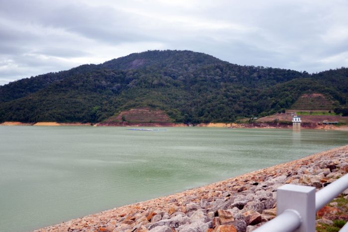 直落巴巷水坝 Teluk Bahang Dam